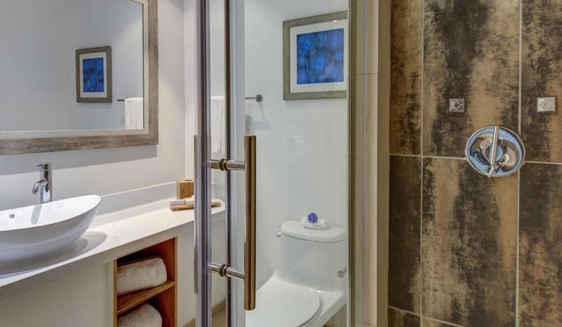 Waves Hotel & Spa by Elegant Hotels - Oceanfront Junior Suite